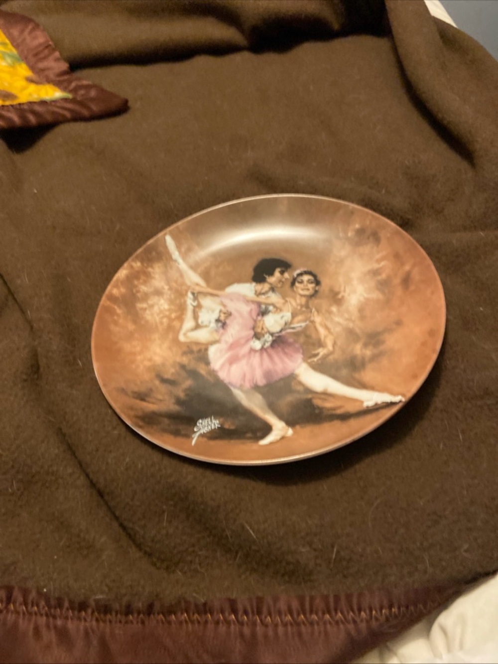 Decorative Ballet Plate with Dancers - Pink & Brown